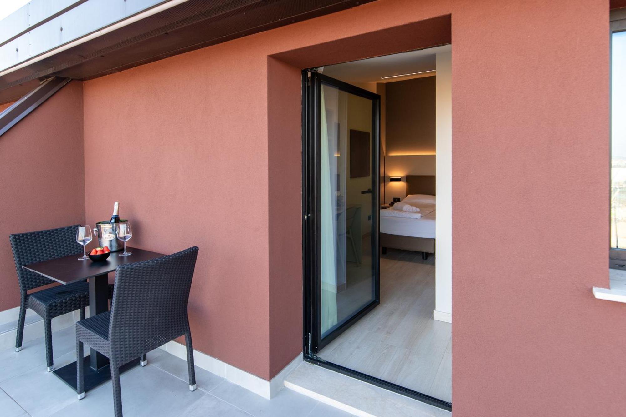 Ile Hotel 3*